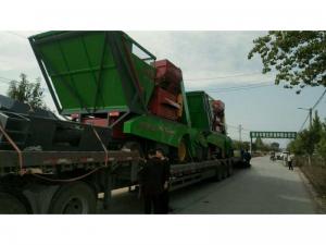 山西發(fā)貨四臺穗莖兼收玉米收獲機(jī)